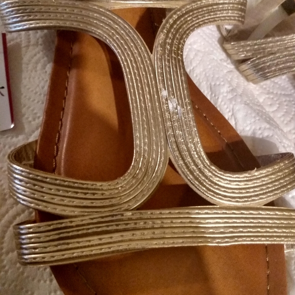 Sandals - Picture 4 of 6